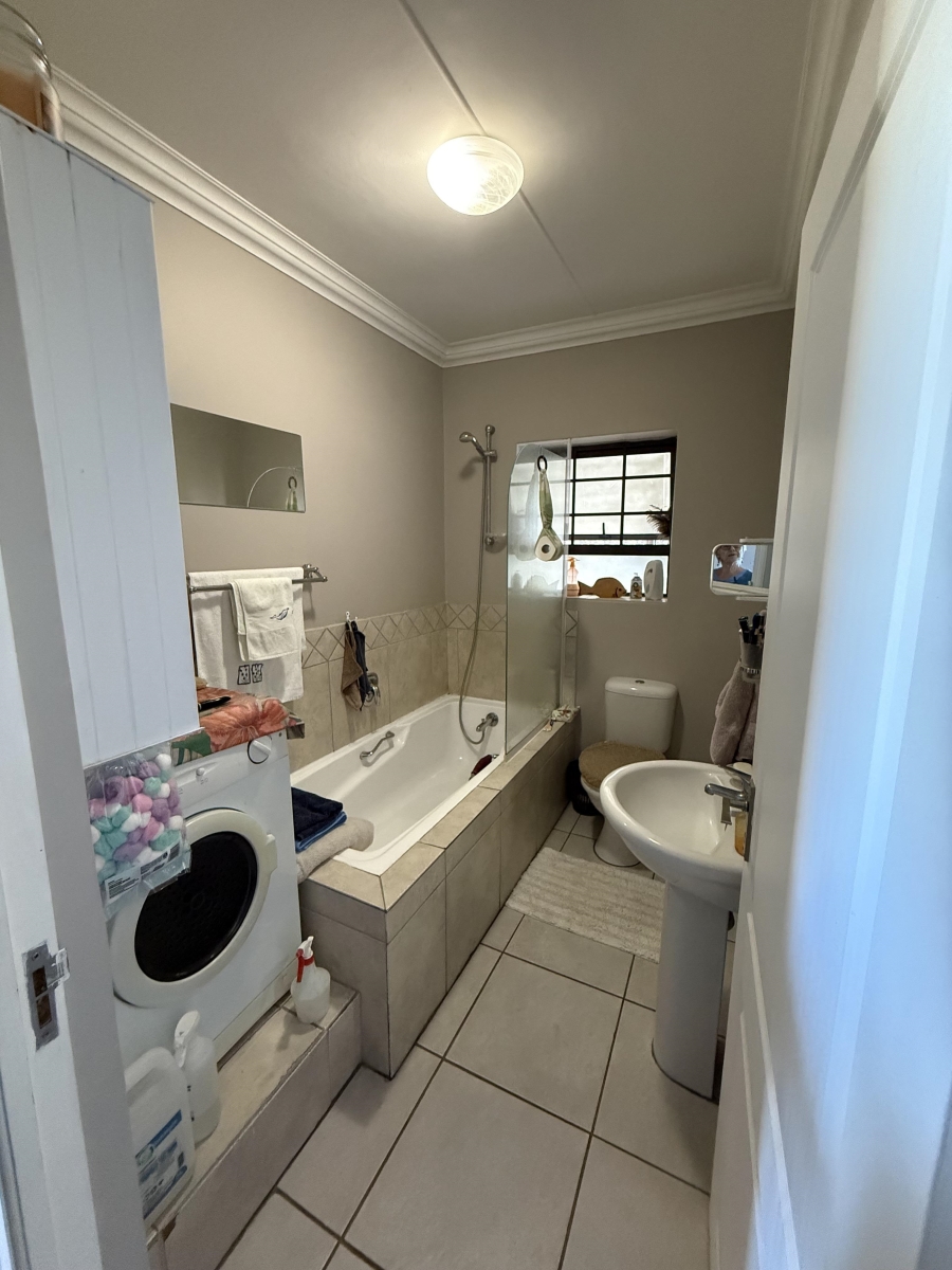 3 Bedroom Property for Sale in Reebok Western Cape